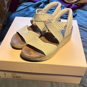 Skechers Cream Wedge Sandals